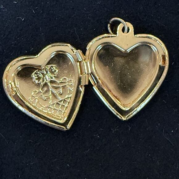 VTG Gold Tone Two Sisters Best Friends Love Heart Photo Locket Charm Pendant - Picture 2 of 7